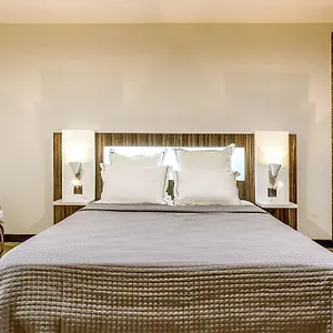 2* Hotell Savane